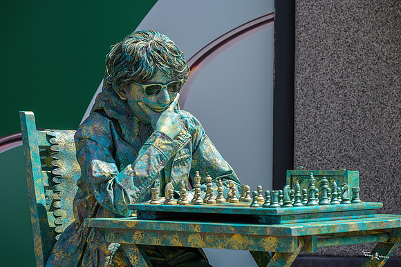 living_statues_nikon_TH_1232