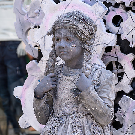 living_statues_nikon_TH_1246